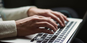 Beitragsbild des Blogbeitrags Warum herrscht derzeit eine Auftragsflaute in der Texterstellung?