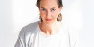 Beitragsbild des Blogbeitrags Ines Hofbaur hat die richtigen Worte für die richtigen Steine