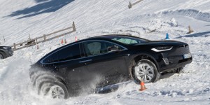 Beitragsbild des Blogbeitrags Angedriftet – Model S und X im Schnee