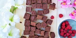 Beitragsbild des Blogbeitrags Rezept: Paleo Himbeer-Schokoladenfudge 