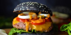 Beitragsbild des Blogbeitrags Rezept: Schwarze Beefburger