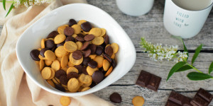 Beitragsbild des Blogbeitrags Rezept: Selbstgemachte Erdnuss-Schokoladen Cornflakes