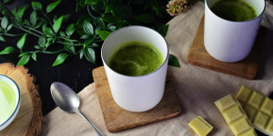 Beitragsbild des Blogbeitrags Rezept: Heiße Weiße-Matcha-Schokolade 