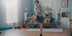 Beitragsbild des Blogbeitrags Fitness: 30-minütiges HIIT-Workout für zu Hause