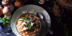 Beitragsbild des Blogbeitrags Rezept: Dinkel-Risotto mit Champignons und Ziegenkäse