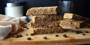 Beitragsbild des Blogbeitrags Rezept: Vanille-Espresso Energy Bars