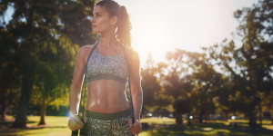 Beitragsbild des Blogbeitrags Fitness: Die perfekte Ausrüstung für effektive Sommerworkouts im eigenen Garten