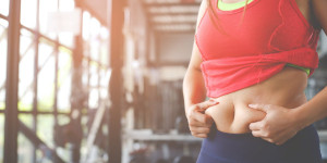 Beitragsbild des Blogbeitrags Fitness: Weg mit dem Bauchspeck – Ein Ratgeber für Anfänger