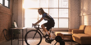 Beitragsbild des Blogbeitrags Fitness: Ein Anfänger-Ratgeber zum Indoor-Cycling