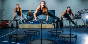 Beitragsbild des Blogbeitrags Fitness: Springt euch schlank und gesund mit Trampolinfitness