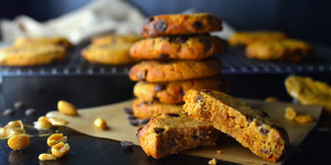 Beitragsbild des Blogbeitrags Rezept: Erdnussbutter-Chocolate-Chip-Cookies ohne Mehl