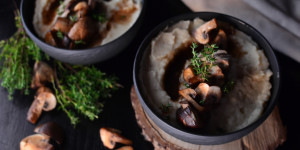 Beitragsbild des Blogbeitrags Rezept: Sellerie-Pastinaken-Püree mit Balsamico-Champignons