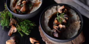 Beitragsbild des Blogbeitrags Rezept: Sellerie-Pastinaken-Püree mit Balsamico-Champignons 