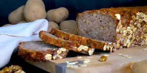 Beitragsbild des Blogbeitrags Rezept: Kartoffel-Walnussbrot ohne Gluten