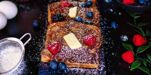 Beitragsbild des Blogbeitrags Rezept: Gesundes Protein-French-Toast