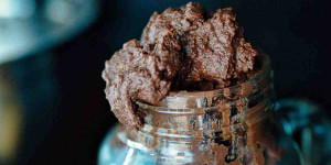 Beitragsbild des Blogbeitrags Rezept: Essbarer veganer Brownie-Teig