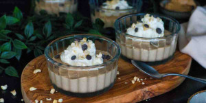 Beitragsbild des Blogbeitrags Rezept: Veganer Erdnussbutter-Pudding