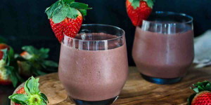 Beitragsbild des Blogbeitrags Rezept: Schokoladen-Erdbeer Smoothie