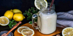 Beitragsbild des Blogbeitrags Rezept: Cremiger Zitronensmoothie