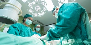Beitragsbild des Blogbeitrags Corona-Argument „Belastung des Gesundheitssytem“ ist irreführend