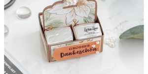 Beitragsbild des Blogbeitrags Tag 4: 1 Set – 5 Tage – 15 Ideen „Fähnchenvielfalt“ – Pralinenträger | Stampin‘ Up!