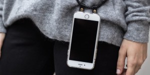 Beitragsbild des Blogbeitrags ALL I NEED: CROSSBODY iPHONE CASE