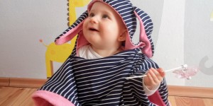 Beitragsbild des Blogbeitrags Die Hasen sind los! – Hasenponchos für Monsterkinder
