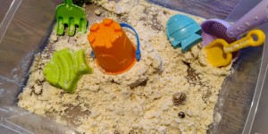 Beitragsbild des Blogbeitrags Zaubersand selbst gemacht