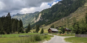 Beitragsbild des Blogbeitrags Wandern mit Minimonster