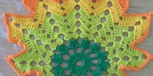 Beitragsbild des Blogbeitrags Herbst blätter häkeln,Blatt 1 