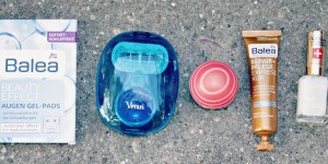 Beitragsbild des Blogbeitrags five best travel beauty products, die auf keiner Reise fehlen dürfen!