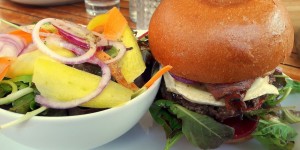 Beitragsbild des Blogbeitrags Weinschenke: Die feinsten Weine äääh Burger?