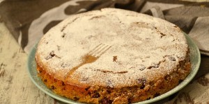 Beitragsbild des Blogbeitrags Grießkuchen mit Kirsche