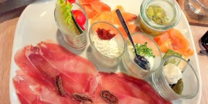 Beitragsbild des Blogbeitrags Rauwolf Rösthaus & Brewbar - Ideales Frühstück für eine Shoppingtour?