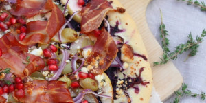 Beitragsbild des Blogbeitrags Herbstgenuss: Fruchtiger Flammkuchen und Auberginen mit Nüssen
