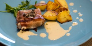 Beitragsbild des Blogbeitrags Dorsch mit Speck und Bratkartoffeln auf Senfsauce 