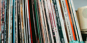 Beitragsbild des Blogbeitrags Vinyl Dreams – 7 Schallplattenläden im 7. Bezirk