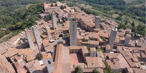 Beitragsbild des Blogbeitrags Toskana: Monteriggioni, San Gimignano und Pisa 