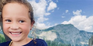 Beitragsbild des Blogbeitrags Vom Zähne kriegen bis zur Wackelzahnpubertät – und wie wir am besten durch diese Phasen kommen