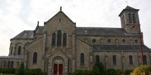Beitragsbild des Blogbeitrags Kalvarienberge und Kirchhöfe in der Bretagne 