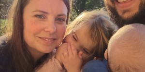 Beitragsbild des Blogbeitrags Langzeitstillen: “Wir haben für uns keine Deadline geplant, was das Stillen betrifft.” 