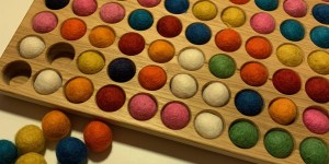Beitragsbild des Blogbeitrags Das Farbenspiel – Advent-Gewinnspiel Nummer 4 – Werbung + Gewinnspiel