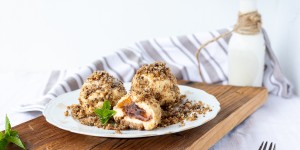 Beitragsbild des Blogbeitrags Marillen Topfen Knödel mit Schoko-Kern {glutenfrei, low carb} 