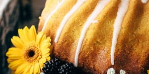Beitragsbild des Blogbeitrags Cream Cheese Swirled Lemon Bundt Cake 