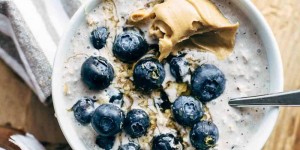Beitragsbild des Blogbeitrags Blueberry Cream Cheese Overnight Oats