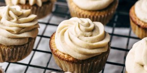 Beitragsbild des Blogbeitrags Salted Caramel Vanilla Cupcakes