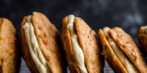 Beitragsbild des Blogbeitrags Carrot Cake Cookies with Cream Cheese Frosting