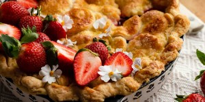 Beitragsbild des Blogbeitrags Easy Rhubarb Pie Recipe From Scratch