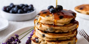 Beitragsbild des Blogbeitrags Blueberry Peanut Butter Pancakes