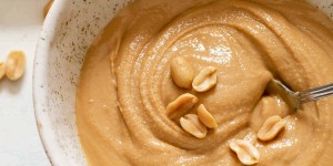 Beitragsbild des Blogbeitrags How To Make Homemade Peanut Butter